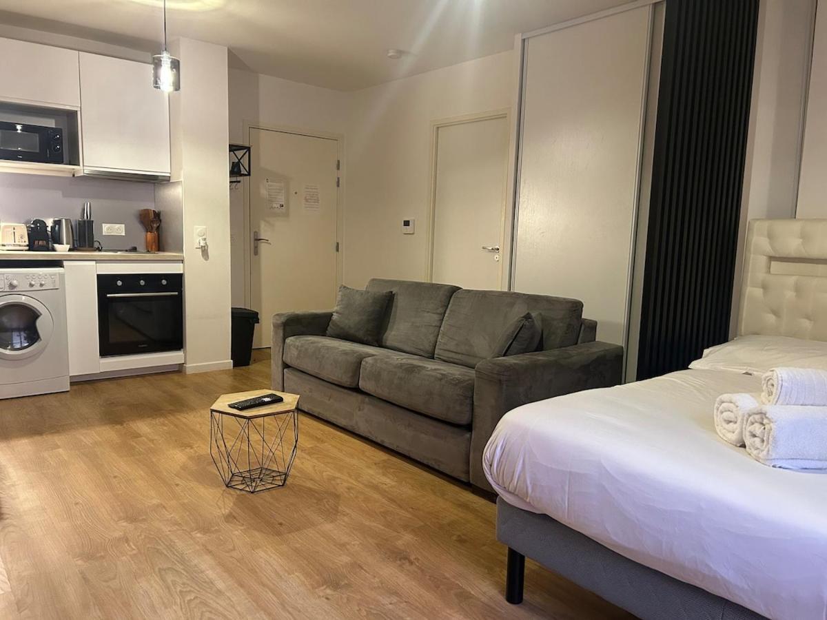 Studio Spacieux 4 Personnes Avec Terrasse Privee & Bureau - Gare A 4Min, Paris En 30Min Villiers-sur-Marne Ngoại thất bức ảnh