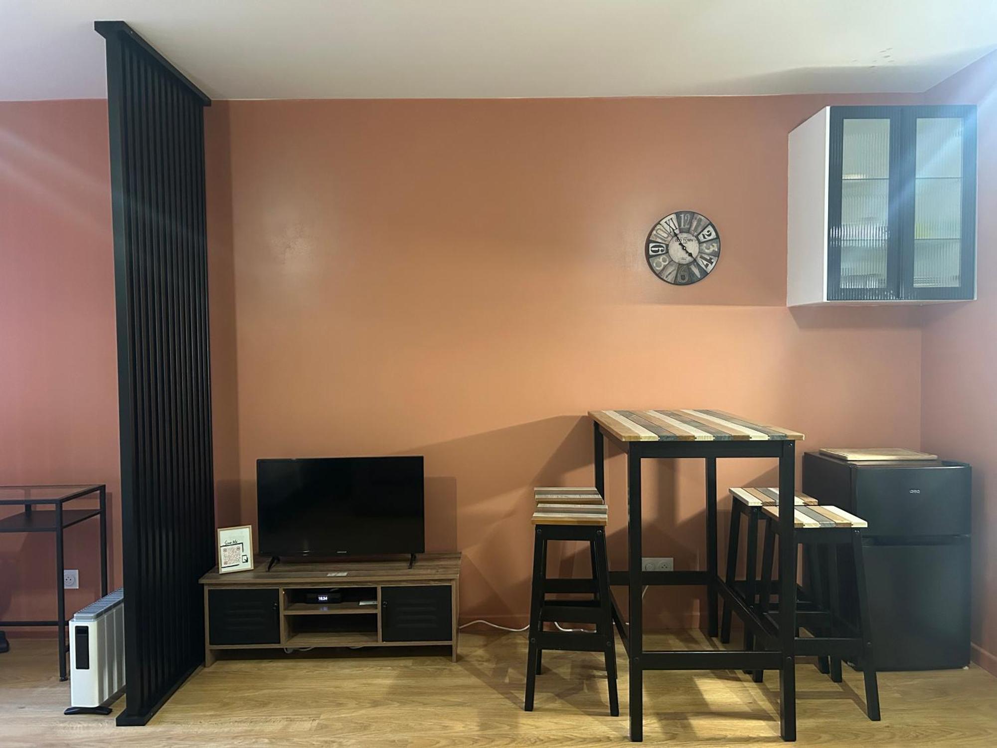 Studio Spacieux 4 Personnes Avec Terrasse Privee & Bureau - Gare A 4Min, Paris En 30Min Villiers-sur-Marne Ngoại thất bức ảnh